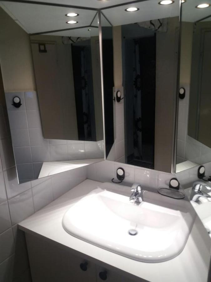 Geraeumige Zentrumsnahe Altbauwohnung Apartament
